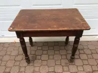Table antique 36 x 24 x28 1/2 de haut