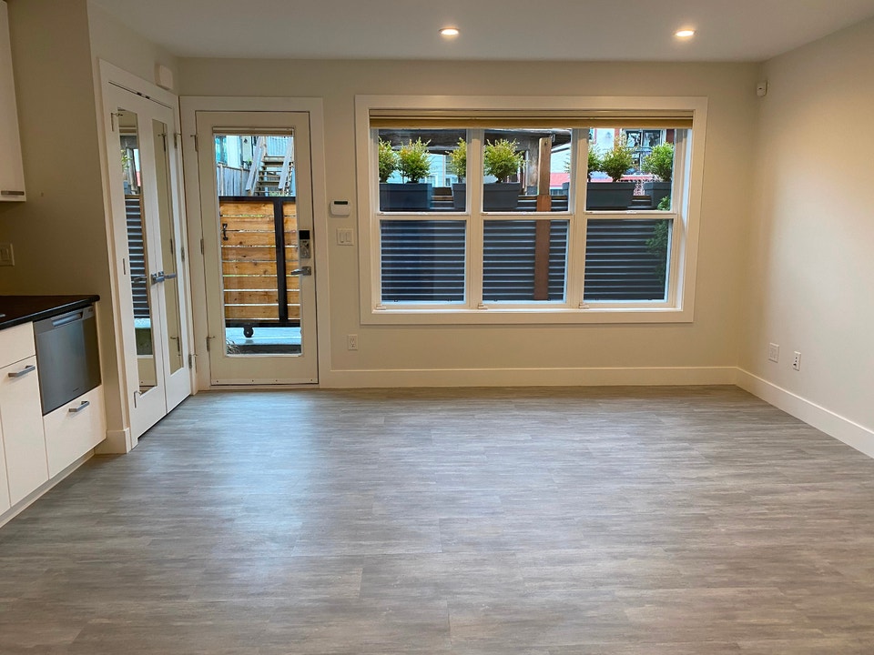 TENANTS STOMPING OVERHEAD - try our quiet/private Laneway House 2