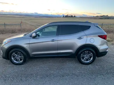2017 Hyundai Santa Fe Sport Premium All Wheel Drive, Automatic, Panoramic Glass Roof, Heated Leather...