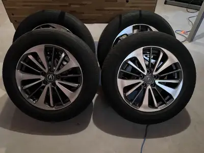 Set of four factory Acura rdx rims/tires/tire sensors Rim size is 18inch Bolt pattern is 5x114 Senso...