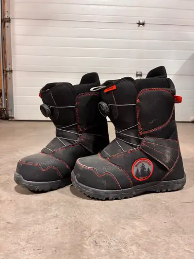 Burton Youth Snowboard Boots – Size 7, View more