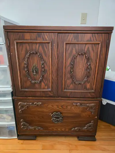 Armoire à vendre, View more