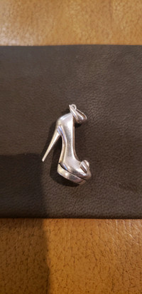 Shoe pendant *sterling silver*