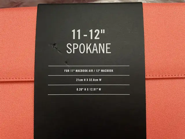 Herschel bags - Assorted in Women's - Bags & Wallets in Barrie - Image 10