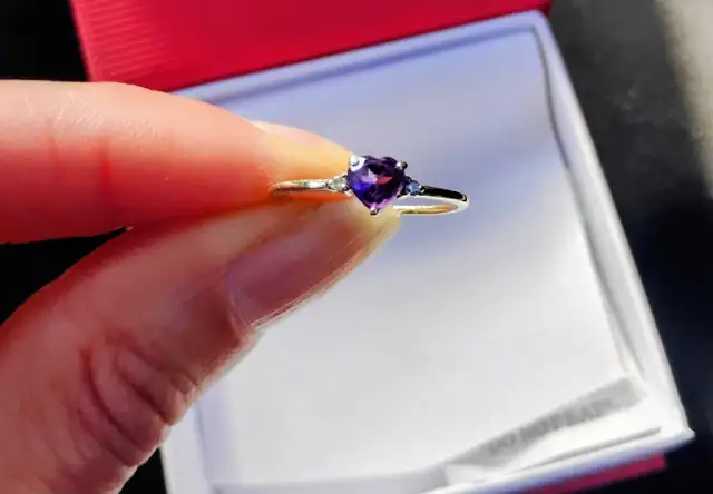 Amethyst white gold ring in Jewellery & Watches in Edmonton - Image 2