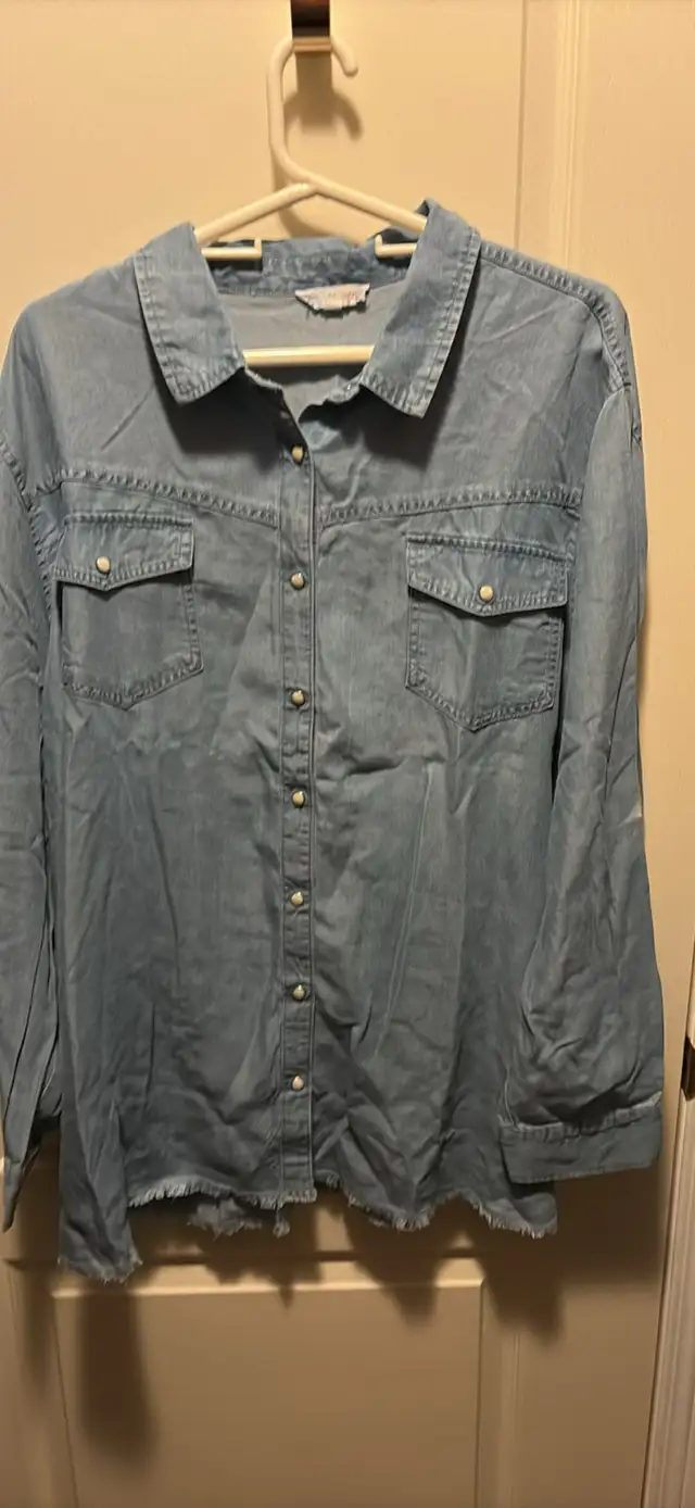 women’s clothing 2x and 3x for sale many pieces w original tags in Women's - Tops & Outerwear in Oshawa / Durham Region - Image 7