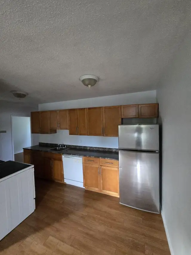 House For Rent, 2 Bedrooms, 1 Bathroom, Great Area in Long Term Rentals in Winnipeg - Image 6