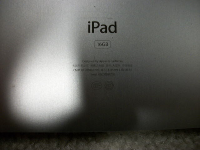 iPad A1219 incomplete for parts. No charger. Porch pick-up. in iPads & Tablets in Oshawa / Durham Region - Image 2