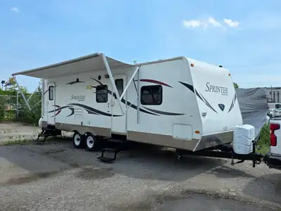 Selling my Sprinter travel trailer Double doors 32 ft long 1 slide out 16ft long 28ft power awning 6...