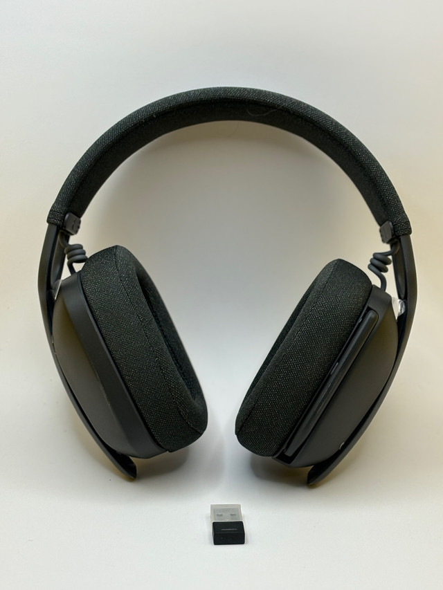 Logitech Zone Vibe 125 Wireless Over Ear Headphones in Headphones in Markham / York Region - Image 2