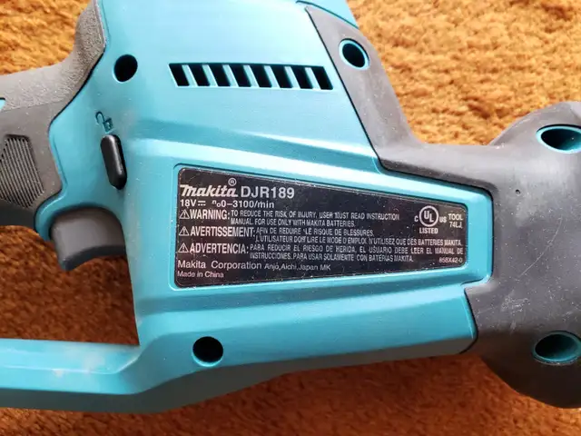 Makita DJR189 18V LXT Brushless Reciprocating Saw (sawzall) in Power Tools in Mississauga / Peel Region - Image 5