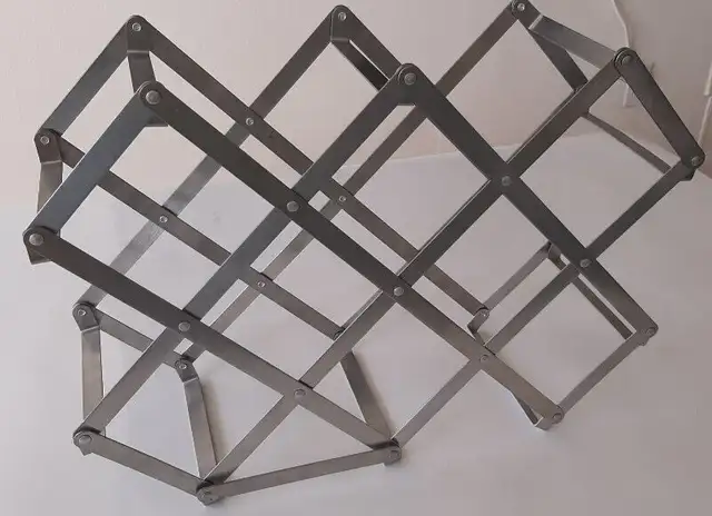 Metall Collapsible Wine Rack/Storage, Accordion Style, Foldable in Storage & Organization in City of Toronto - Image 8