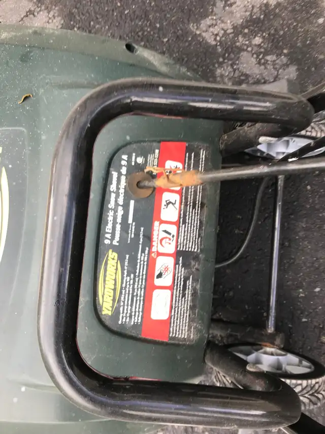 Electric Snowblower Self-propelled in Snowblowers in Ottawa - Image 5