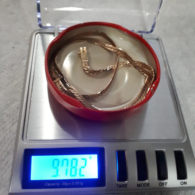 Solid 10k solid gold herringbone flat V Chain 9.79grams in Jewellery & Watches in Ottawa - Image 3