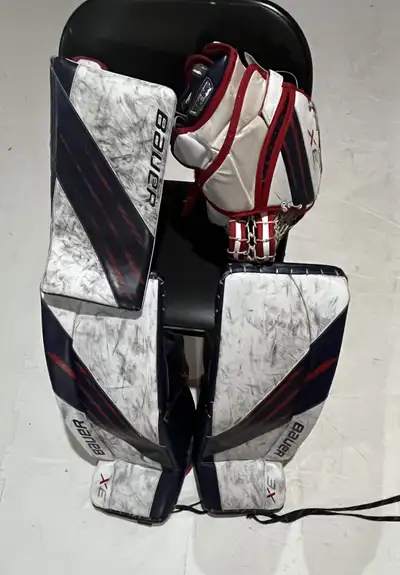 Bauer 3x Int S 30+1 goalie pads, blocker and catcher, View more