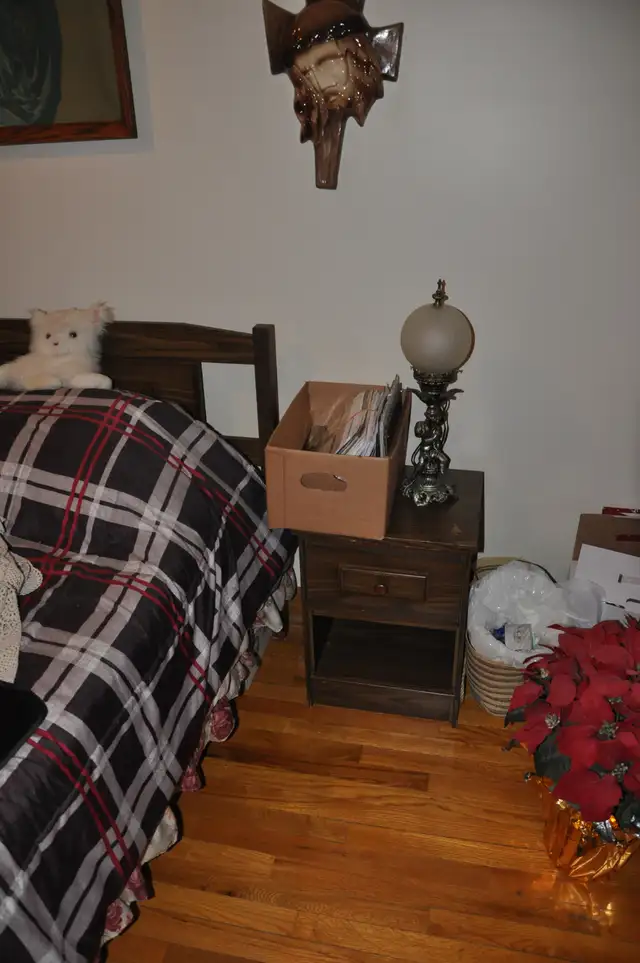Set de chambre lit simple in Beds & Mattresses in Laval / North Shore - Image 3