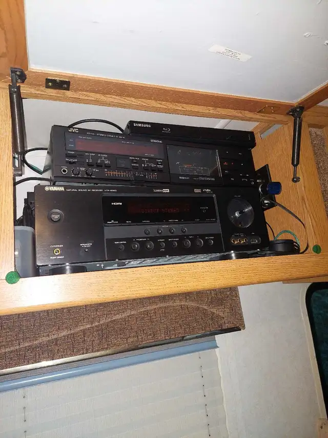 98 Four Winds Hurricane Motor home in RVs & Motorhomes in Vernon - Image 9