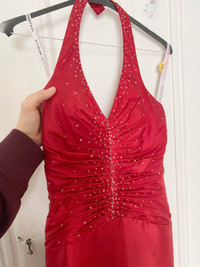 Robe de bal rouge taille 6