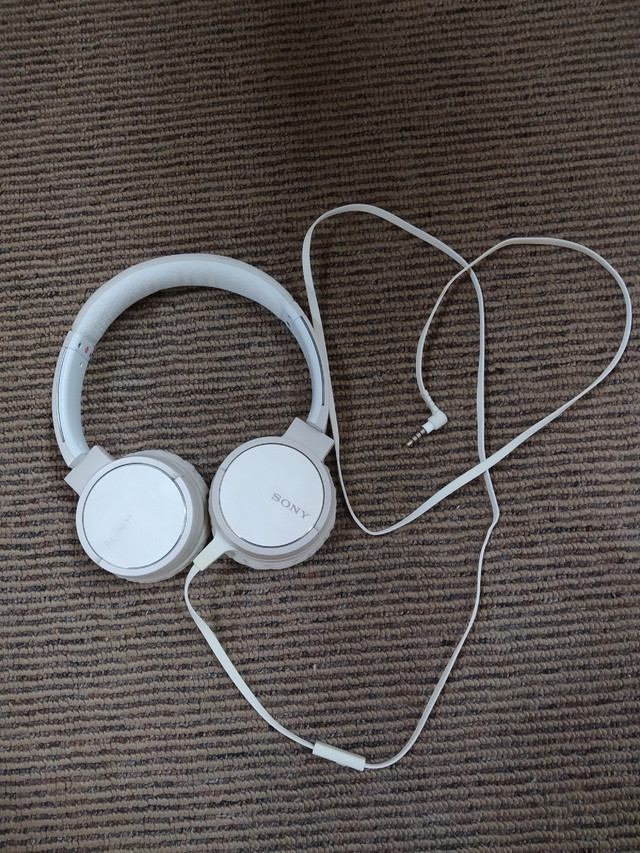 Sony Over Ear Headphones  in General Electronics in Mississauga / Peel Region