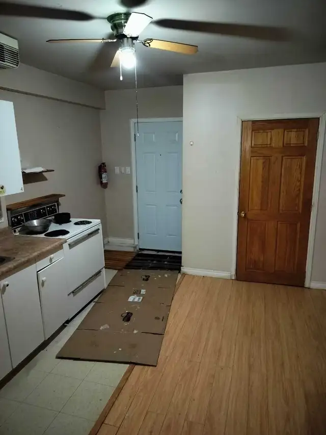 rooms for rent near Fleming college lindsay students  in Room Rentals & Roommates in Kawartha Lakes - Image 11