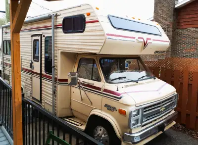 Moteur 5,7 litres En bon ordre, bien entretenu, prêt pour les vacances