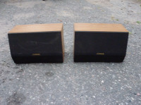 Vintage Pair of Fisher Bookshelf Speakers WS-975 30 Watts