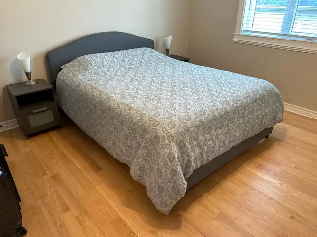 Queen Bed Set in Beds & Mattresses in Longueuil / South Shore - Image 2