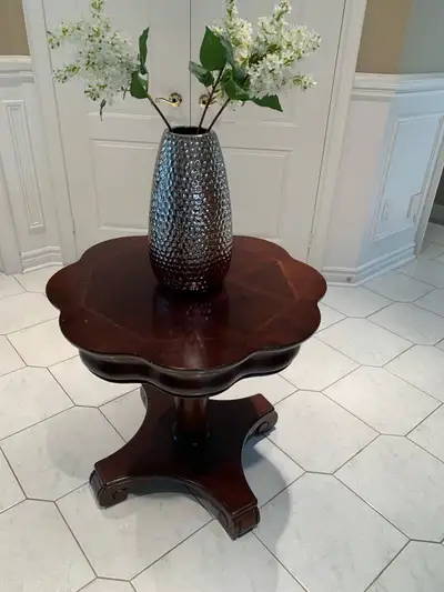 Side/entry table, View more