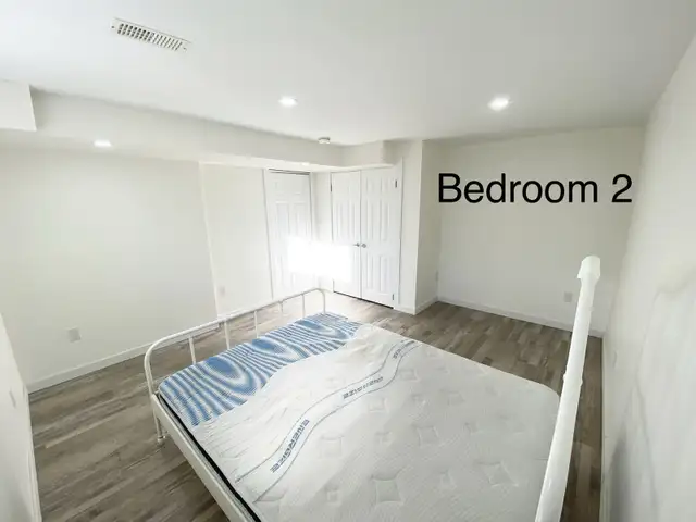 SPACIOUS PRIVATE BEDROOM NEAR TRENT UNIVERSITY in Long Term Rentals in Peterborough - Image 11