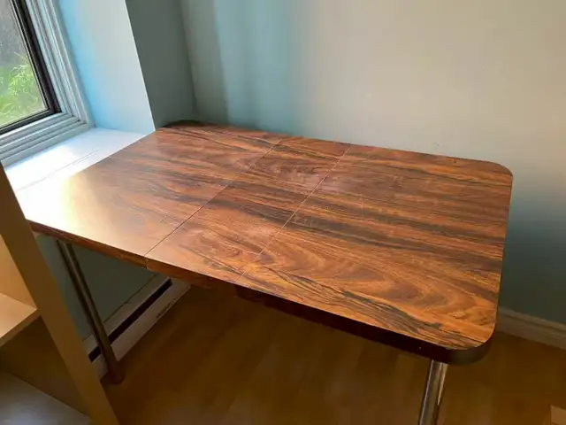 Extendable Wooden Dining Table with Metal Legs (100-125 cm) ✨