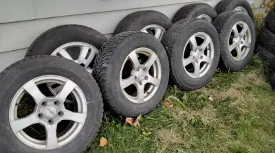 MAGs FAST 15 pouces allait sur une Toyota Camry 1999, 5 nuts, 114.3 mm avec 4 pneus d'hiver dessus (...