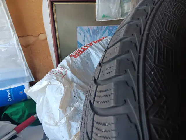 Winter Tires (used only for 1 winter) in Tires & Rims in City of Toronto - Image 4