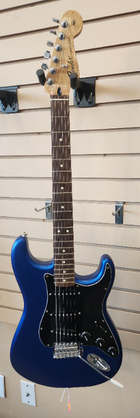 Electric Guitars (5): Fender, Epiphone, Fernandes, Squier...