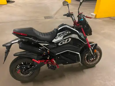 EMMO GANDAN 72V PLAQUABLE autonomie 60 kilos comme neuf garantie 12 mois financement disponible
