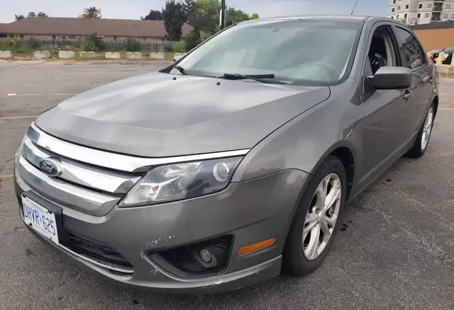 METICULOUSLY MAINTAINED 2012 Ford FUSION SE - Very RELIABLE CAR!