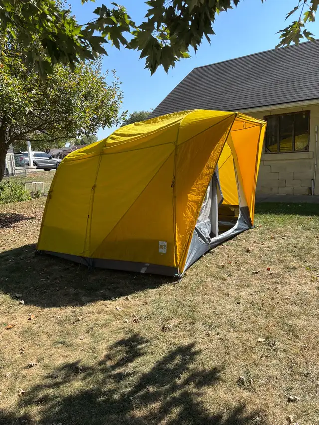 MEC CABIN 4 SLEEPING TENT in Fishing, Camping & Outdoors in Windsor Region - Image 5