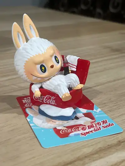 Special Sofa labubu! Opened box - comes with card x original packaging!