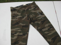 Girls' stretch pants (NEW) in size youth large (size youth 12)