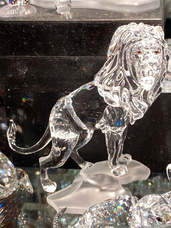 Swarovski Crystal  Large LION  Standing on Rock Base in Arts & Collectibles in Thunder Bay - Image 4
