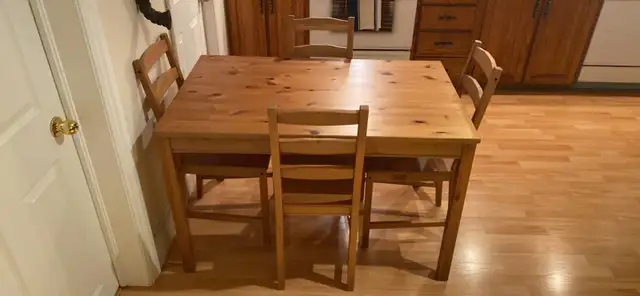 Beautiful Family dining room set like new a must see . in Dining Tables & Sets in City of Halifax - Image 6