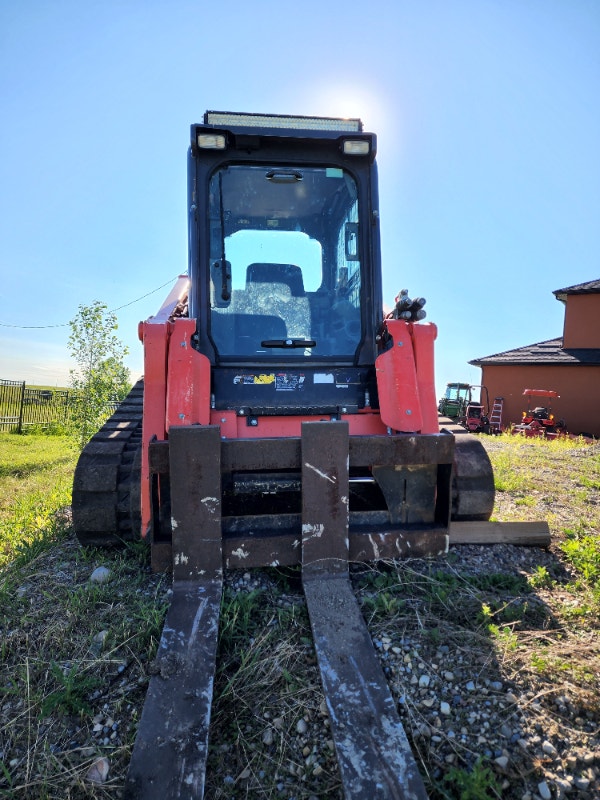 2017 Kubota SVL952S Tracked Skid Steer C/w Model B3800CRT1E1