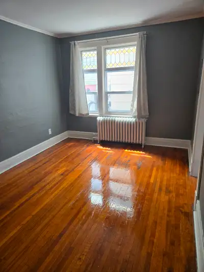 Cozy One Bedroom in Quiet Building with Great View