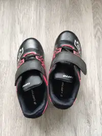 Kid's soccer shoes