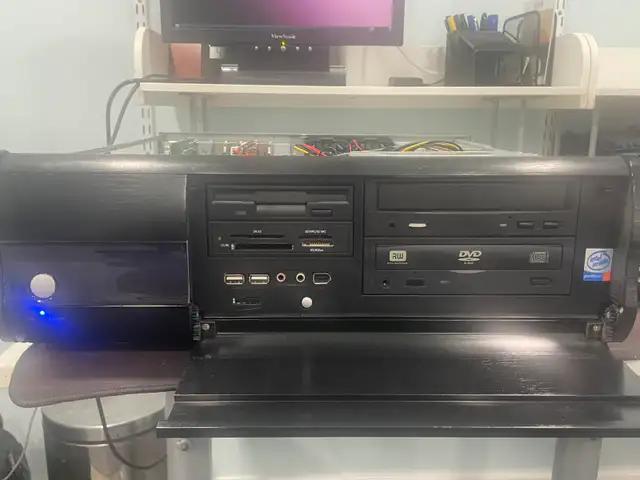 Unique Vintage Pentium 4 complete system in Desktop Computers in Mississauga / Peel Region - Image 3