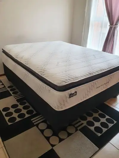 Cadre de lit à vendre (simple, double, queen, king), View more