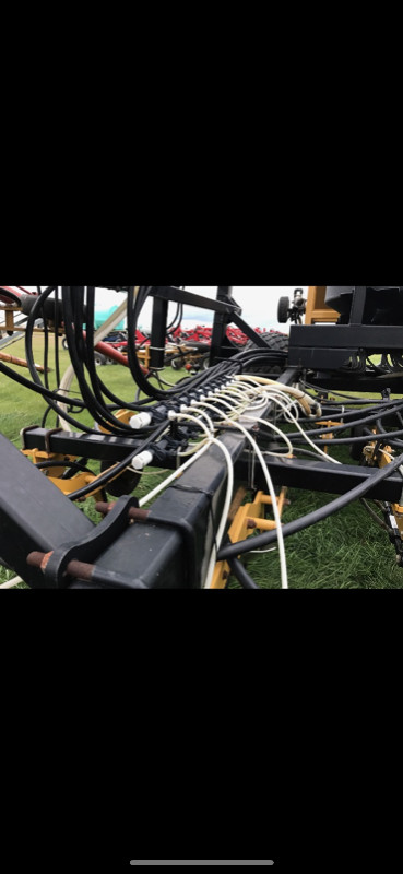 Seedmaster in Farming Equipment in Lloydminster - Image 2