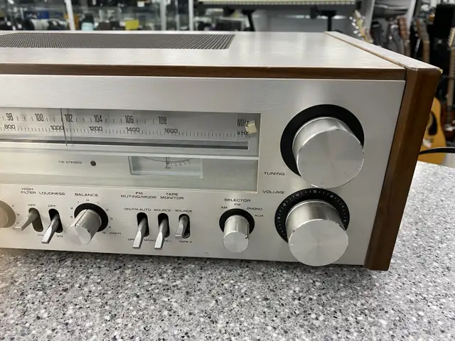 Vintage Technics SA-300 FM/AM Stereo Receiver in Stereo Systems & Home Theatre in City of Toronto - Image 5
