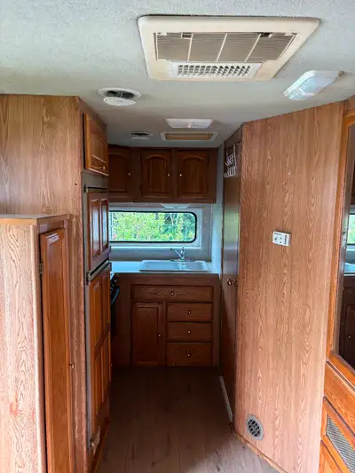 1999 Ford Georgie Boy Maverick RV with a E450 Triton V10 Engine with roughly 58000 miles or 95000 ki...