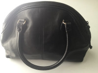 GIANI BERNINI Italian made black leather purse