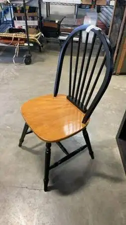 DINING CHAIRS SET OF 3 WOODEN in Chairs & Recliners in Delta/Surrey/Langley - Image 4